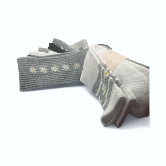 NEW P.J. Salvage - 8 Pairs, Live Life Cozy Cushion Crew Socks - Flower/Stripes - Picture 3 of 8